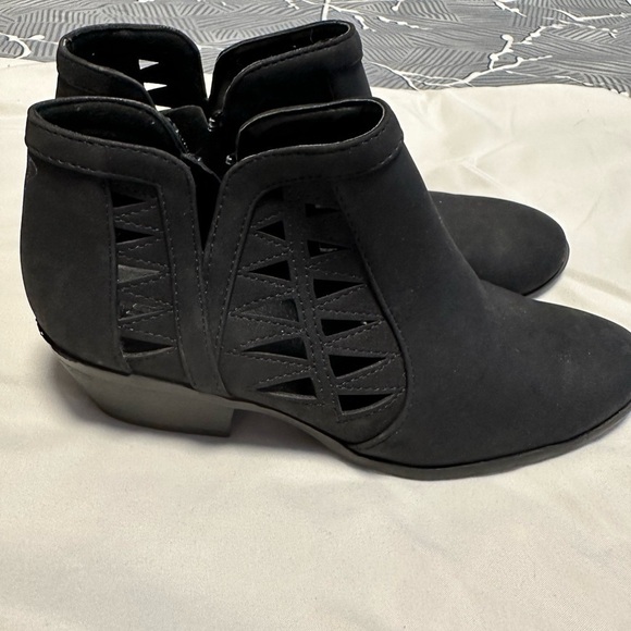 Womens  Stacked Block Heel Ankle Booties - Picture 2 of 5